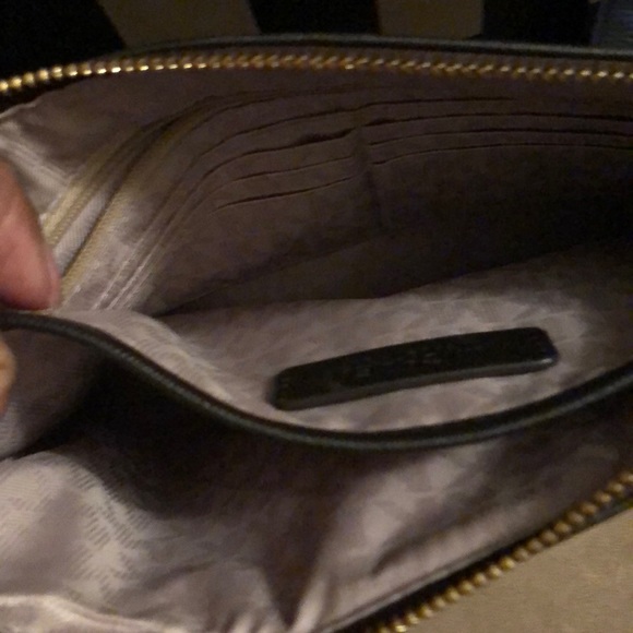 Sold 💯 authentic Michael Kors Wristlets XLarge - Picture 2 of 4